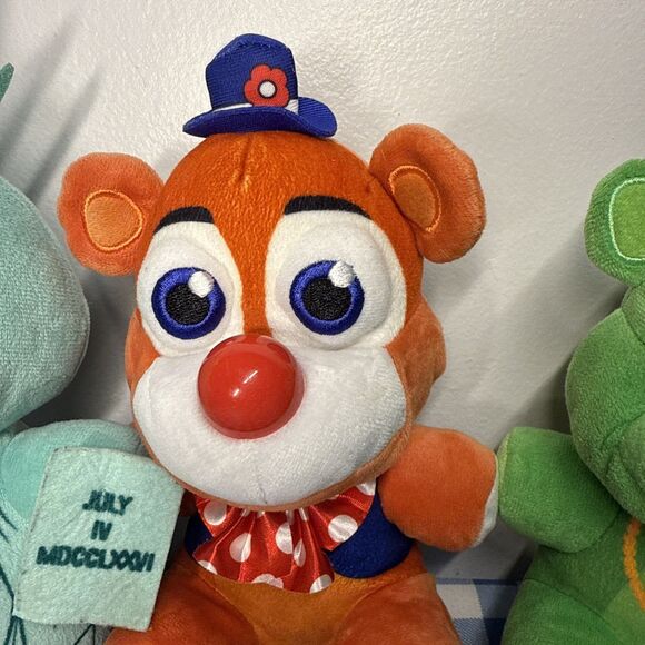 Five Nights at Freddy's Tie-Dye Chica Plush 7 inches Funko FNAF Stuffed Animal - Picture 6 of 16